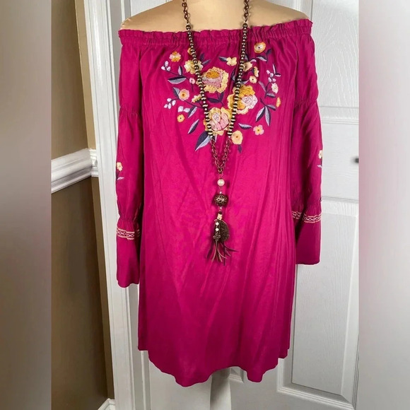 🩷 WONDERLY Off The Shoulder Embroidered Tunic Dress NWT Medium - Picture 7 of 8